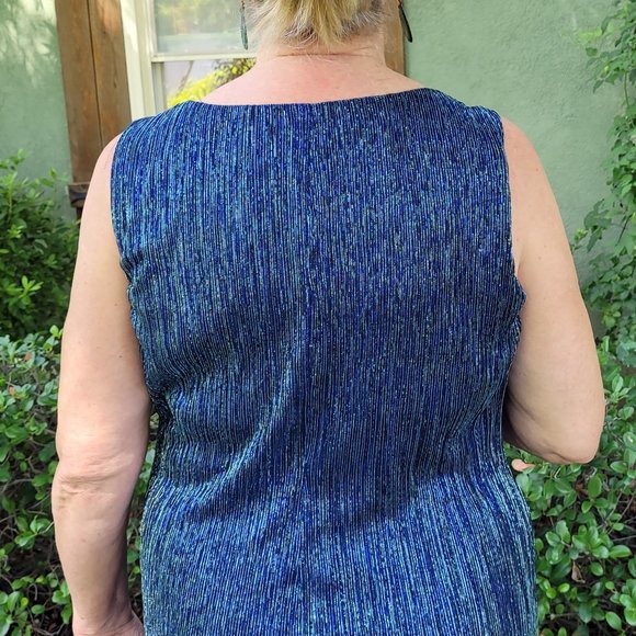 R&M Richards, Size 16 Blue with Silver threads through on vertical. - Picture 4 of 4